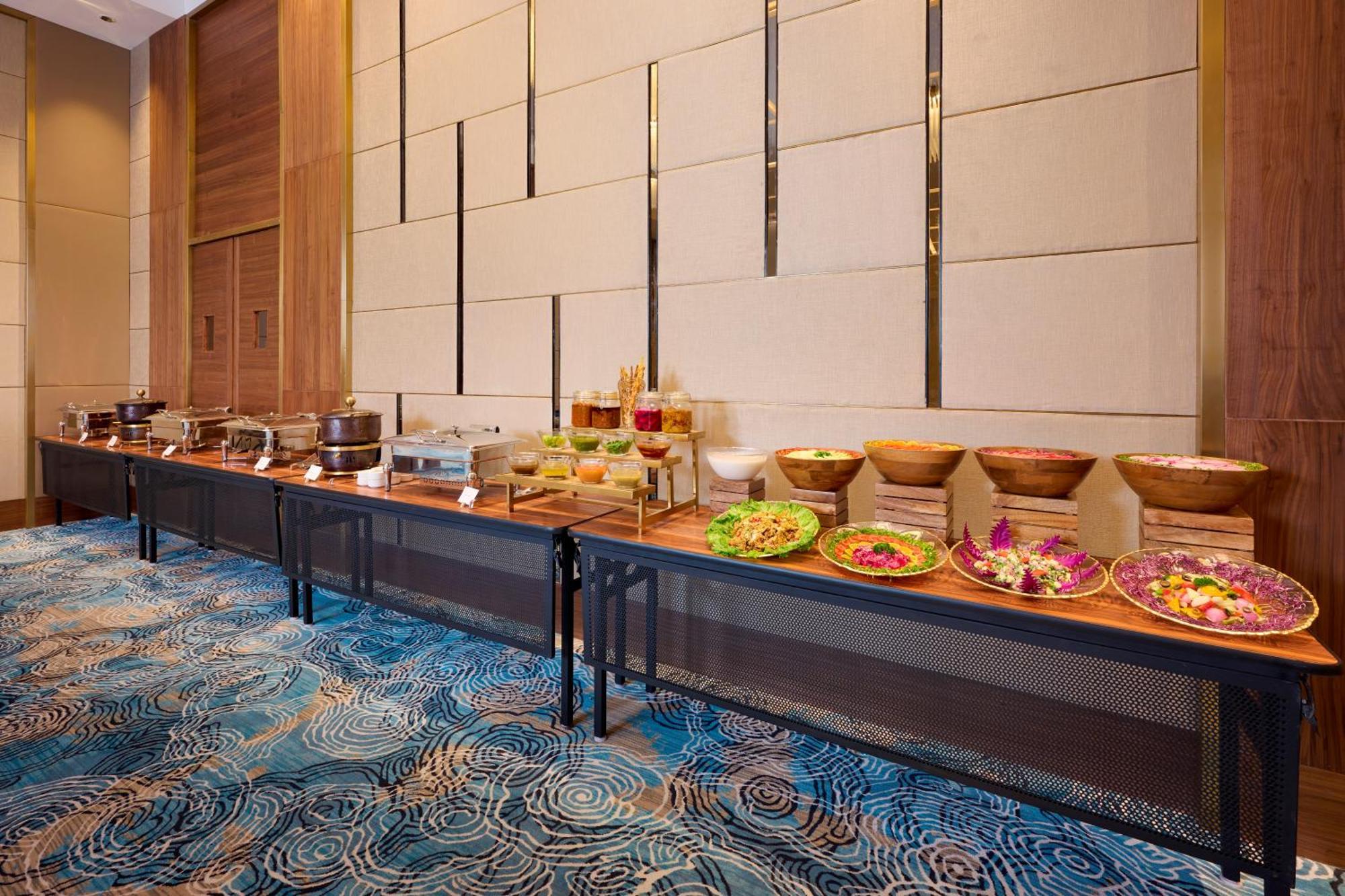 Iris Sarovar Portico Ґурґаон Екстер'єр фото