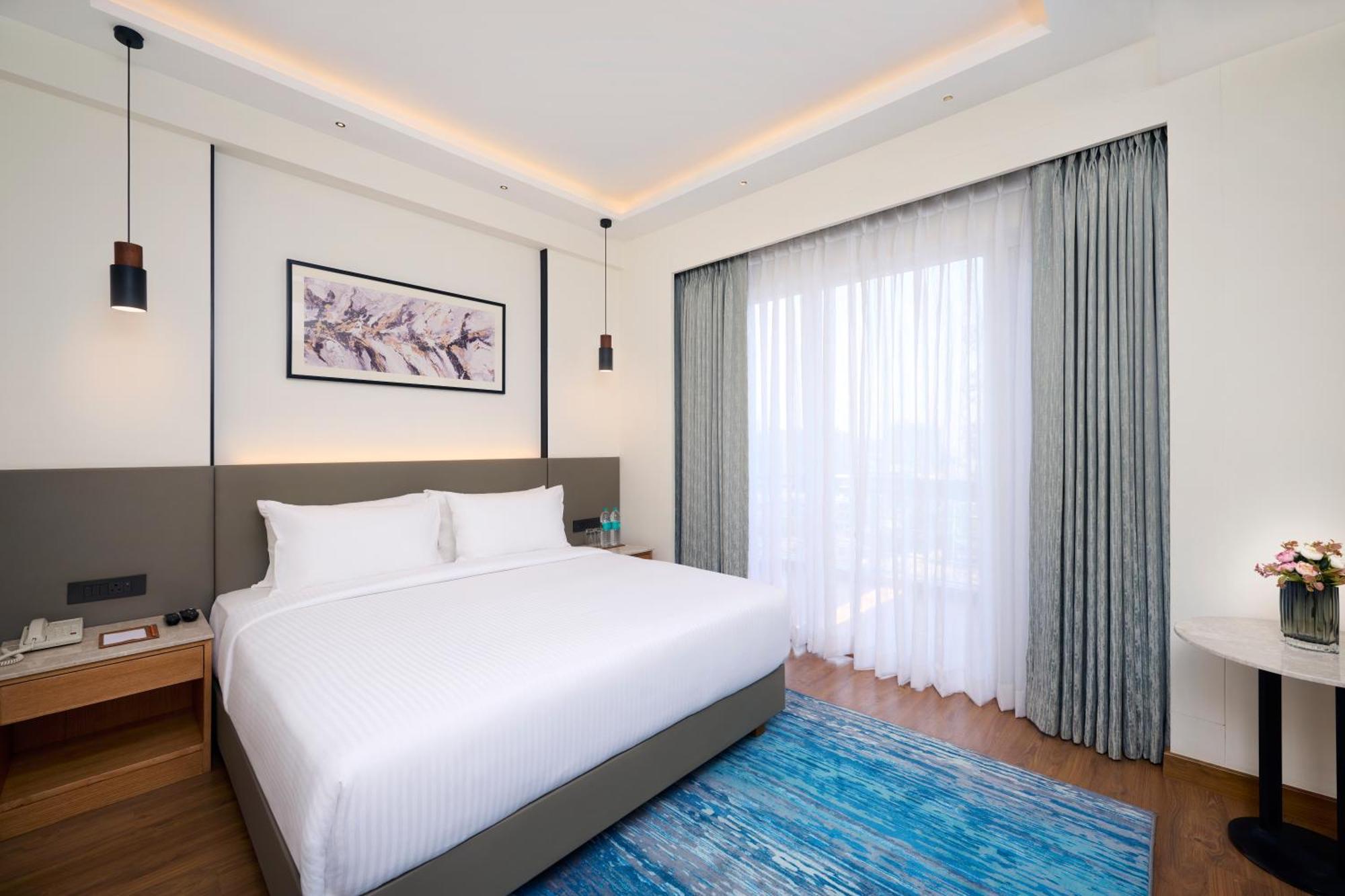 Iris Sarovar Portico Ґурґаон Екстер'єр фото