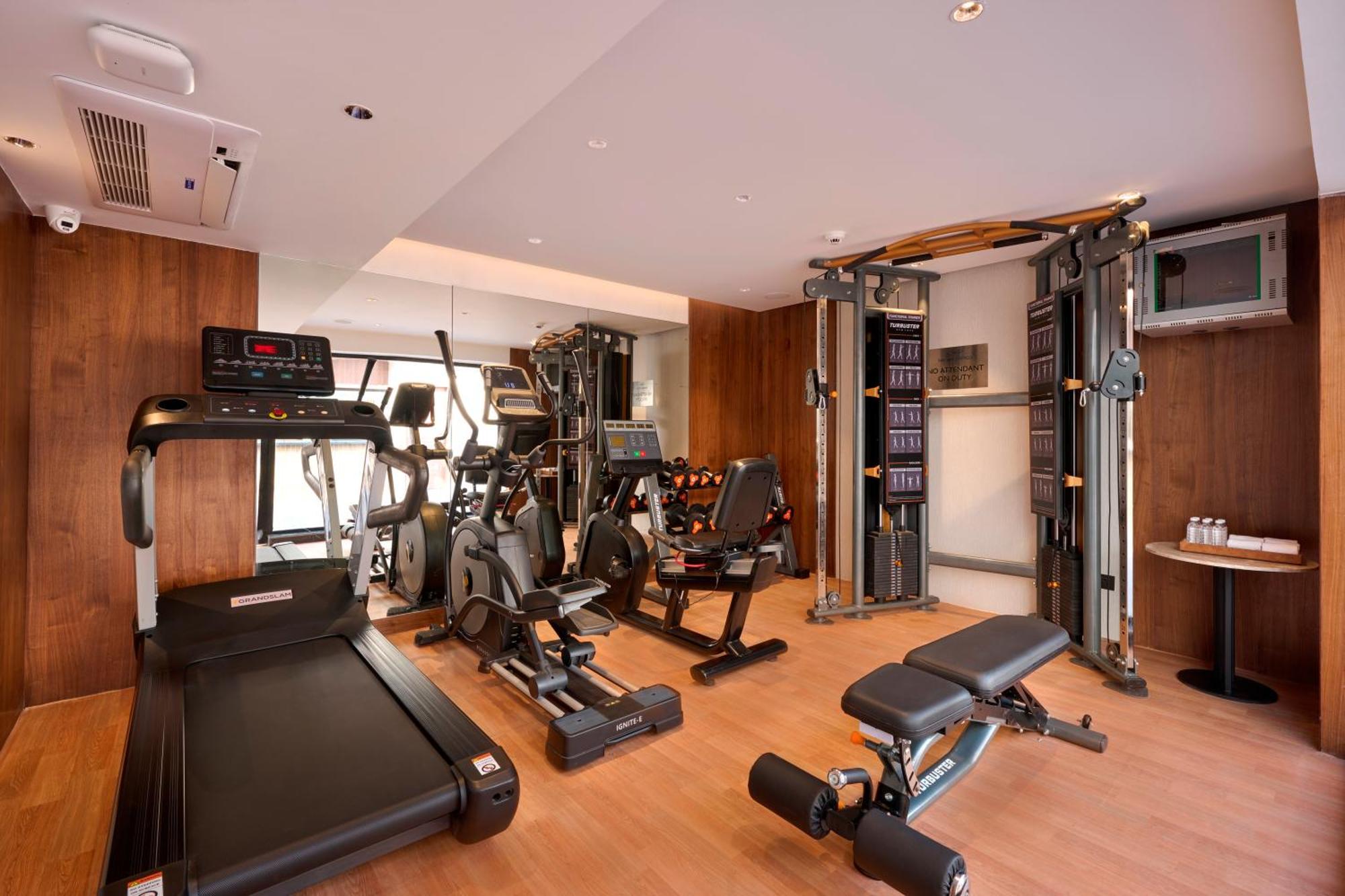 Iris Sarovar Portico Ґурґаон Екстер'єр фото