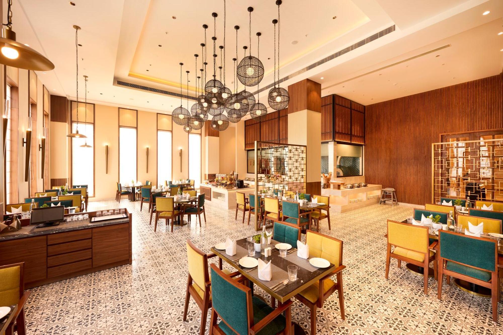 Iris Sarovar Portico Ґурґаон Екстер'єр фото