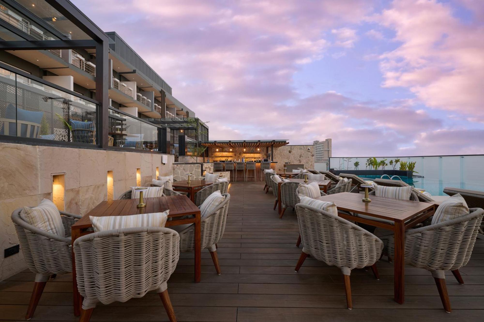 Iris Sarovar Portico Ґурґаон Екстер'єр фото