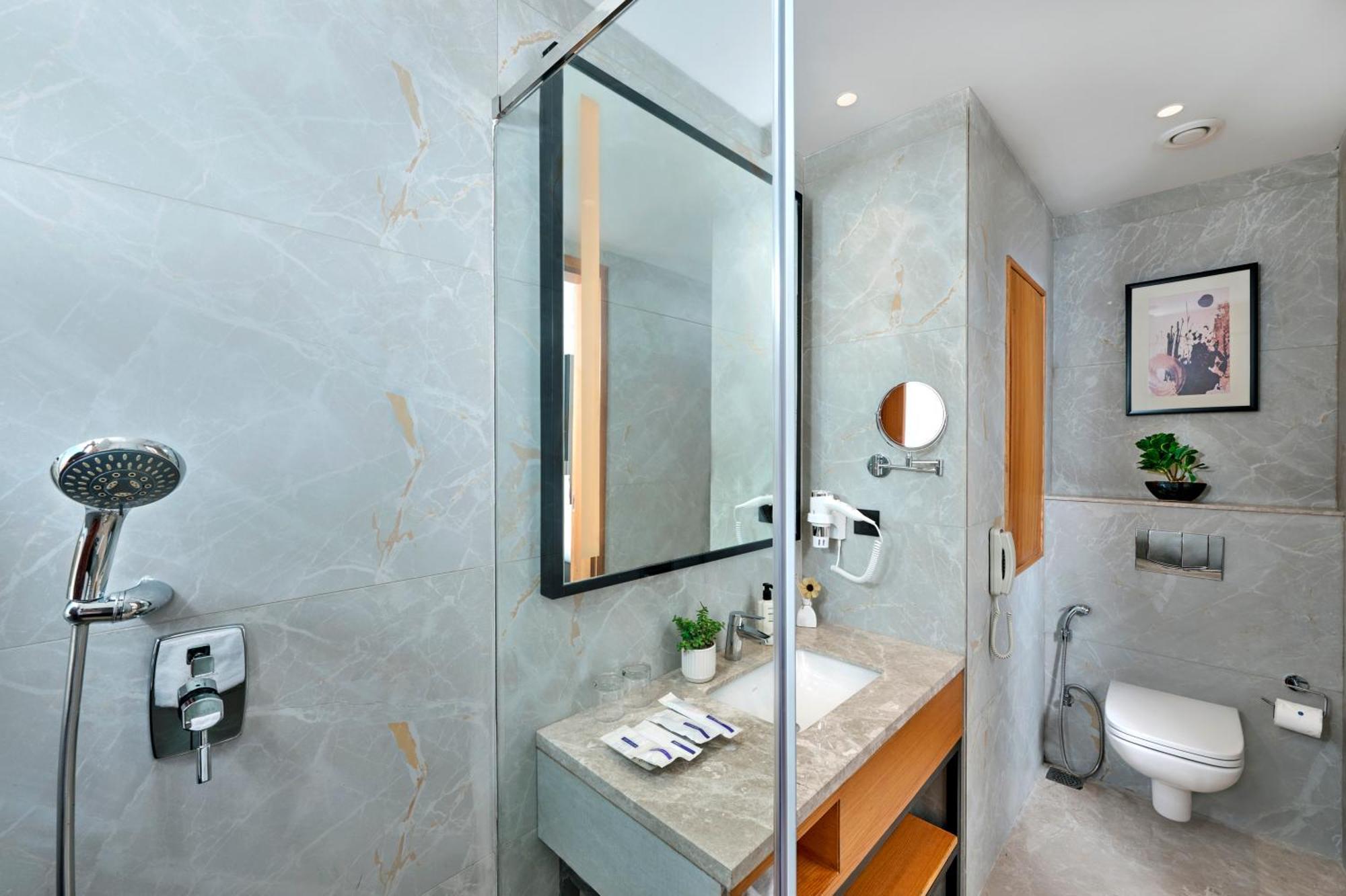 Iris Sarovar Portico Ґурґаон Екстер'єр фото