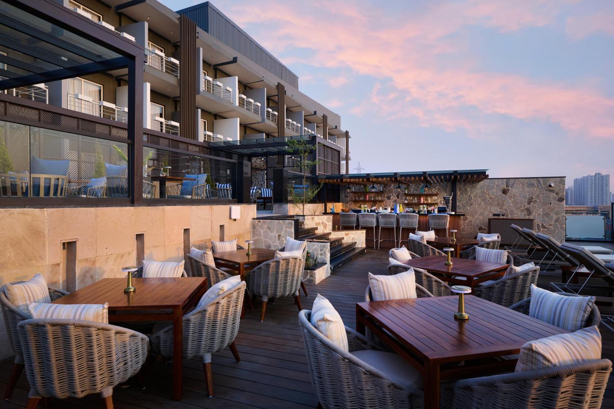 Iris Sarovar Portico Ґурґаон Екстер'єр фото