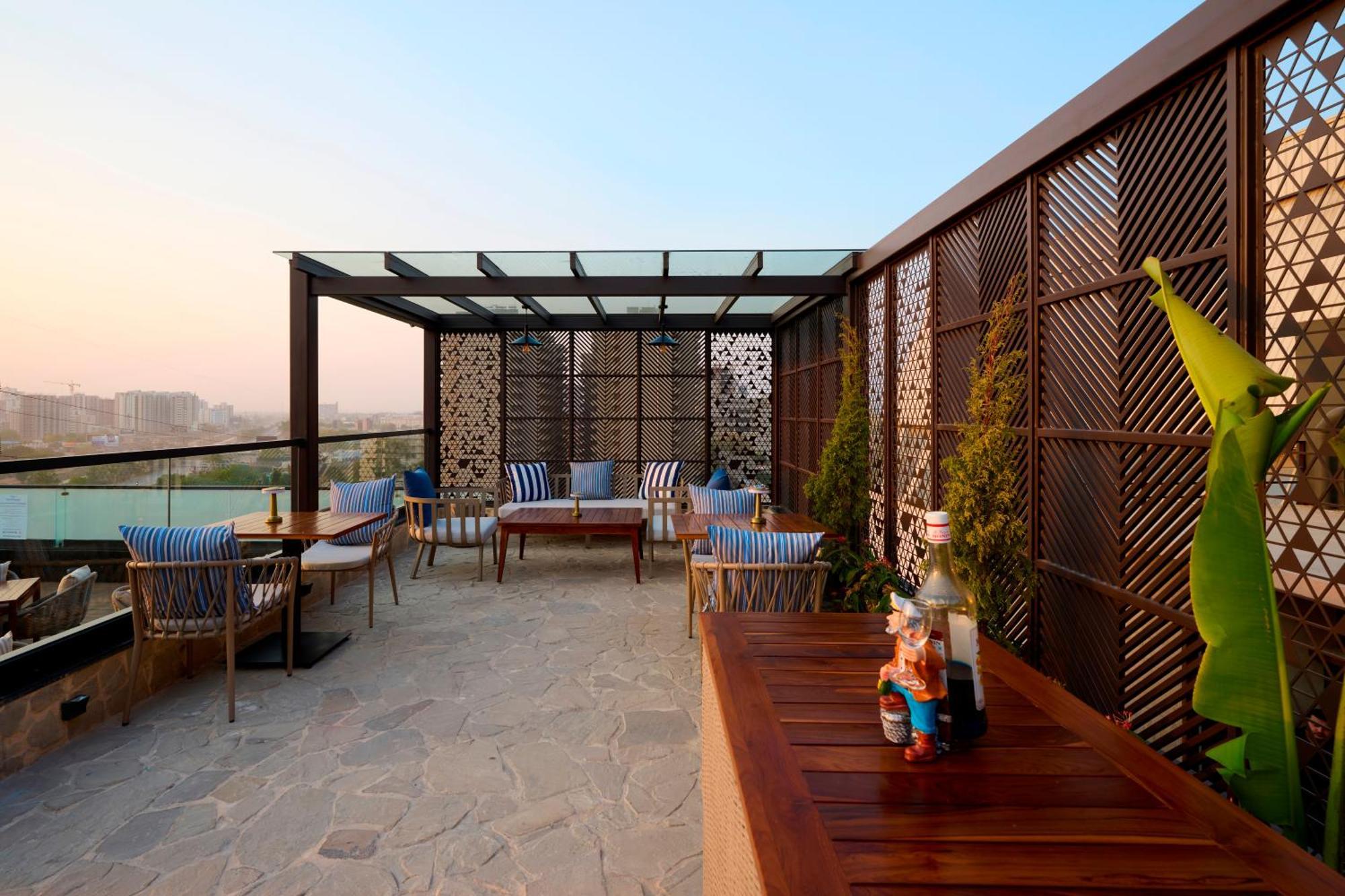 Iris Sarovar Portico Ґурґаон Екстер'єр фото