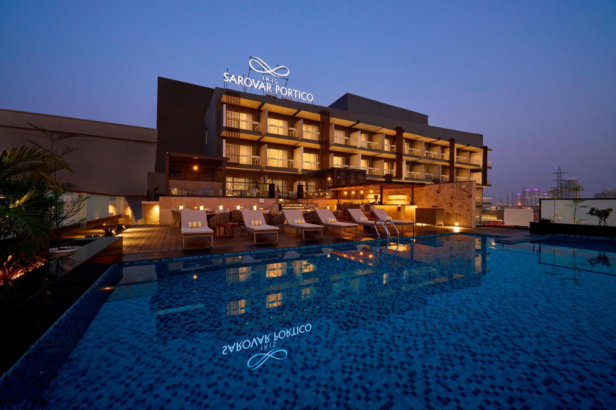 Iris Sarovar Portico Ґурґаон Екстер'єр фото