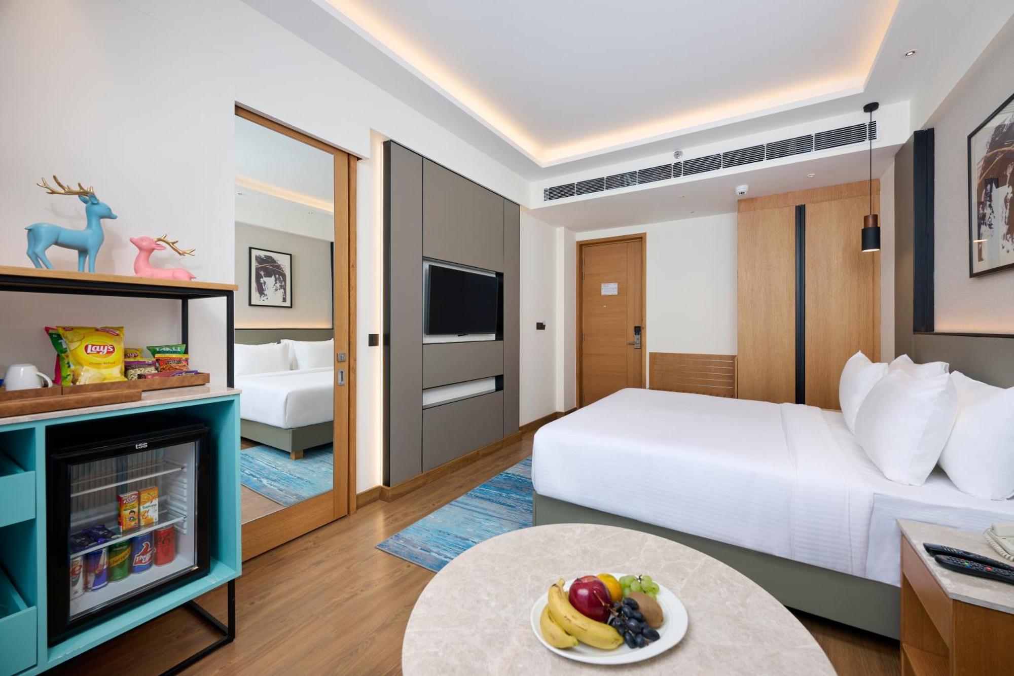 Iris Sarovar Portico Ґурґаон Екстер'єр фото